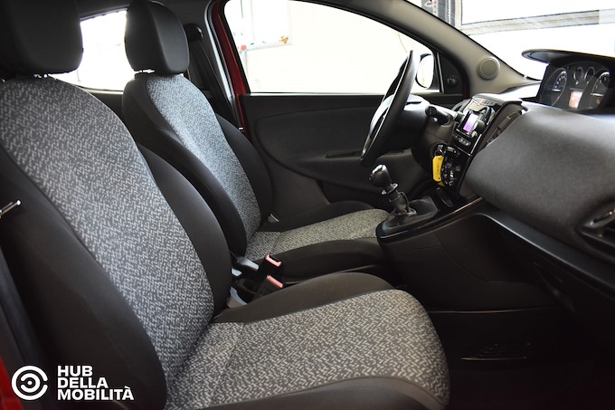 LANCIA Ypsilon 1.0 FireFly 5 porte S&S Hybrid Silver